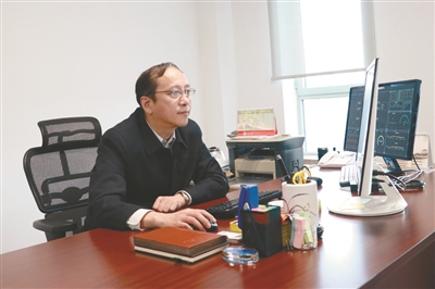 沈阳日报&mdash;&mdash;徐方：：：以自负引领必威(bw·西汉姆联)机械人后发先至